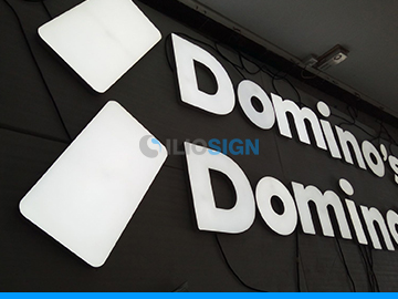 lettres LED pour enseigne pizzeria - domino's