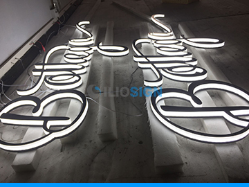 lettres LED pour enseigne lumineuse de restaurant - Bottega
